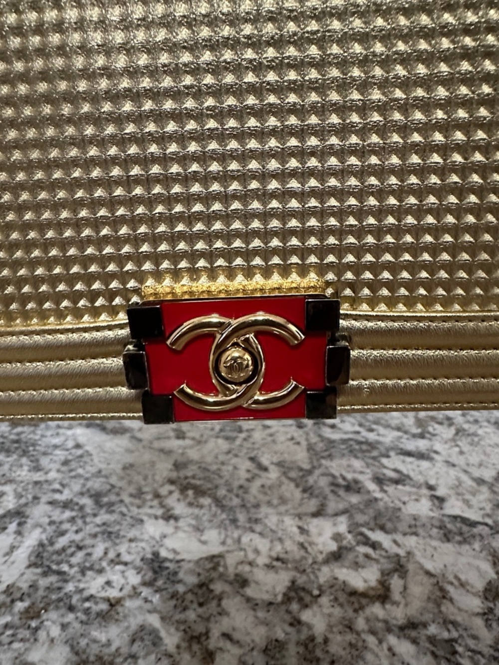 CHANEL Gold Shoulder Bag with Red Accent Strap (PREOWNED). - Picture 7 of 15